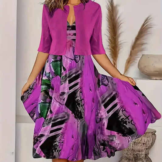 Completo elegante da donna in due pezzi: cardigan corto leggero e abito senza maniche