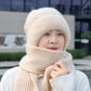 Cappello a Maglia con Sciarpa Integrata