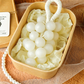 Sapone artigianale a forma di grappolo d'uva con perle