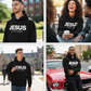 Felpa Chic con Cappuccio e Strass Scintillanti, Stampa “JESUS Is the Light”