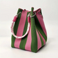 👜✨ Borsa secchiello in maglia – righe chic, capiente, perfetta per le vacanze!